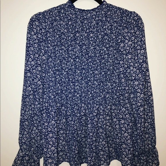 MiAmi Smocked Blue Floral Top NWT Size large - Picture 1 of 4